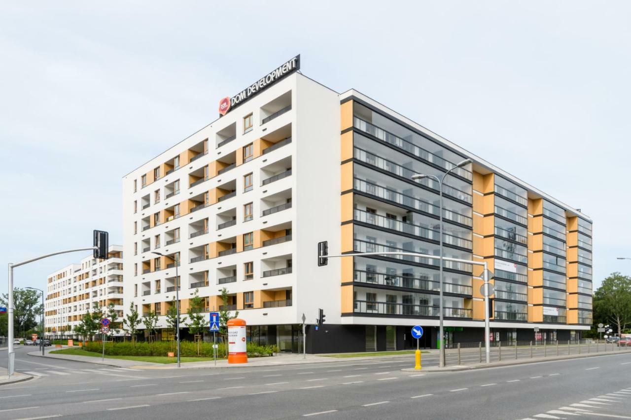 Appartamento M&r Airport&business Deluxe Cybernetyki 17 - Underground Garage - Free Wifi - Netflix - Air Conditioning - Self Check-in, Close By Chopin Airport Varsavia